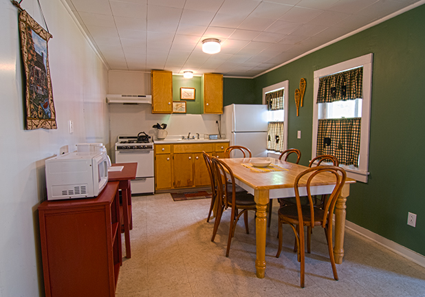 http://www.donnellyssunsetpoint.com/wp-content/uploads/2017/09/Cabin4a.jpg